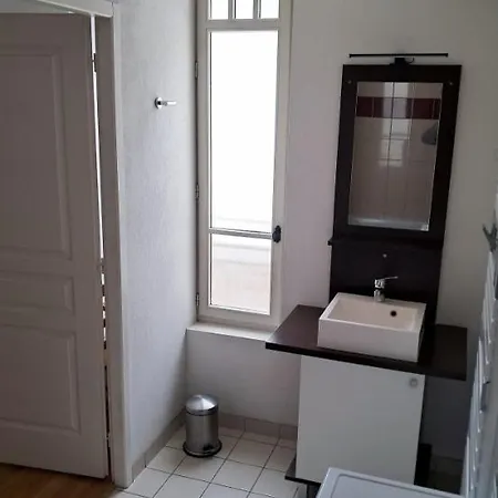 Reines Des Pyrenees, T2, Entier, Centre Luchon, Wifi, Casier A Skis, Ascenseur Apartment Bagnères-de-Luchon