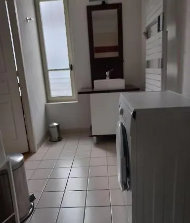 Reines Des Pyrenees, T2, Entier, Centre Luchon, Tarif Cure Thermale, Wifi, Casier A Skis, Ascenseur *