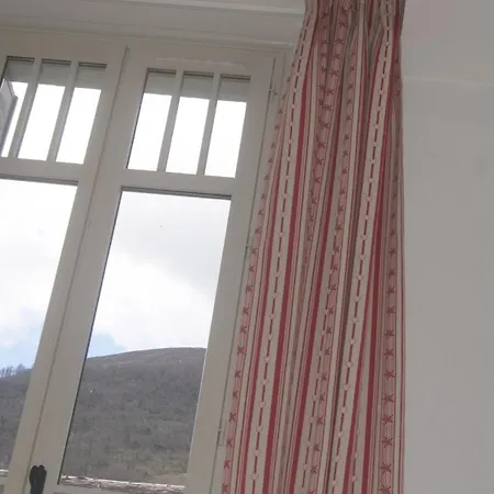 Reines Des Pyrénées, T2, Entier, Centre Luchon, Tarif Cure Thermale, Wifi, Casier à Skis, Ascenseur Bagnères-de-Luchon