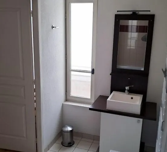 Reines Des Pyrenees, T2, Entier, Centre Luchon, Tarif Cure Thermale, Wifi, Casier A Skis, Ascenseur شقة Bagnères-de-Luchon